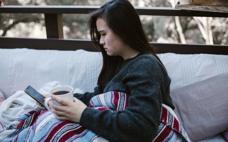 Bahaya Postingan Palsu Online Picu Self Diagnosis Massal