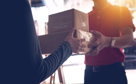 Politik THR dan Kerentanan Pekerja Gig di Indonesia