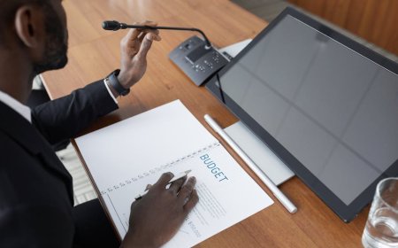 Prabowo Soroti Mobil Kepala Daerah Rp8 Miliar