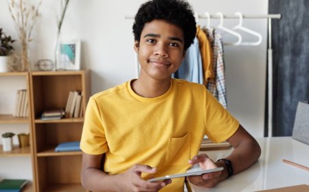 Smartphone Tablet atau Laptop Mana Paling Efektif untuk Belajar