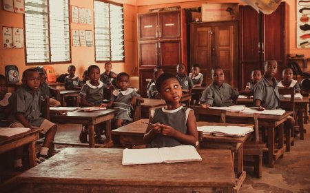 Pelajar Probolinggo Diberi Wawasan Politik Sambut Indonesia Emas 2045