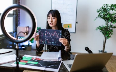 Saham HYBE Anjlok Usai Comeback BTS CNN Indonesia