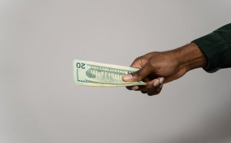 BlackRock Cari Dana Baru untuk Hedge Fund TriaXial