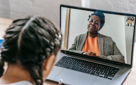 AI di Pendidikan Bantu Belajar atau Jalan Instan Nilai Tinggi