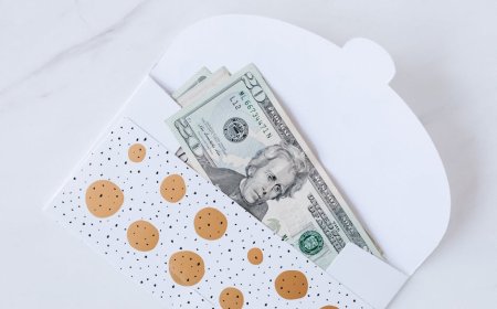 Meta PHK 700 Karyawan Saat Eksekutif Diberi Bonus Besar, Dampak Strategi AI?