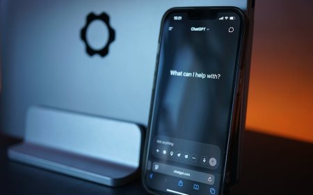 Apple Buka Siri untuk AI Pesaing, Apa Dampaknya