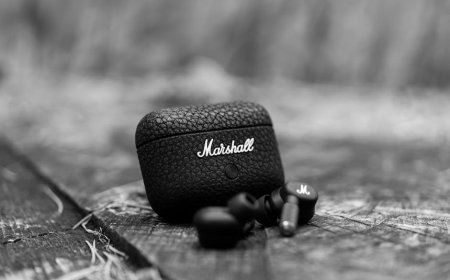 Pilih Earbud Peredam Bising Terbaik 2024 Bose Sony Apple Unggul Mana