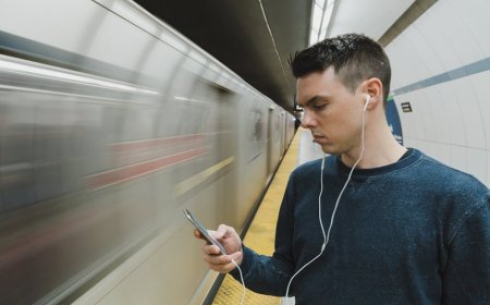 10 Cara Produktif Mengisi Waktu di Antrean TSA