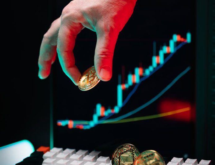 Waspadai Risiko Finansial Dari Serangan Hacker Pada Institusi Global