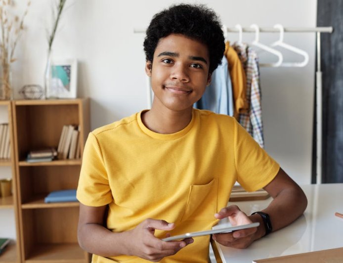 Smartphone Tablet atau Laptop Mana Paling Efektif untuk Belajar