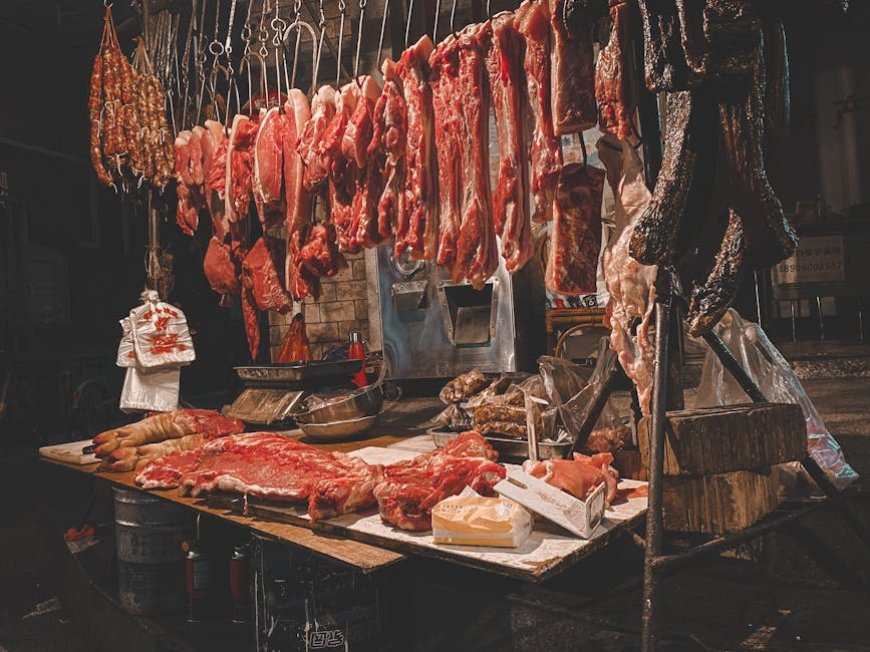 Aksi Ribuan Warga Medan Tolak Aturan Penjualan Daging Babi