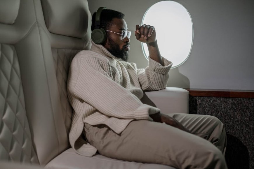 United Airlines Larang Penumpang Putar Audio Tanpa Headphone di Pesawat