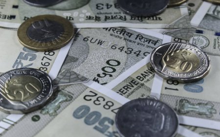 Rupee Melemah RBI Turunkan Risiko Likuiditas dan Atur Arus Modal