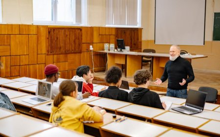 AI untuk Berpikir Kritis Siswa Panduan Praktis di Kelas