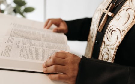 Uskup Mandagi Larang AI untuk Khotbah, Apa Dampaknya