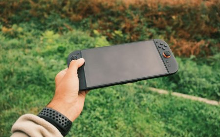 Smartphone Gaming Pocket Play mirip Xperia Play siap rilis