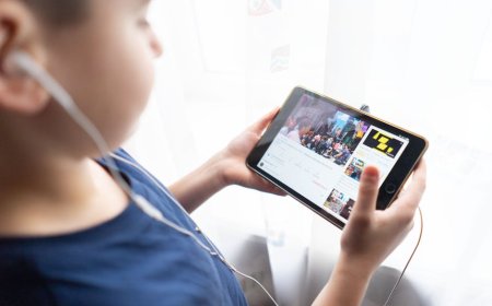 Psikolog Nilai Smartphone atau Tablet untuk Anak