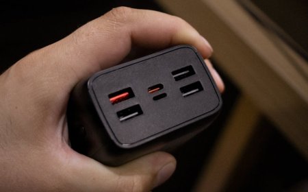 Pilihan Charger USB Terbaik 2025 Cepat untuk Ponsel Laptop Travel