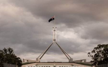 MK Kaji Aturan Pencalonan Anggota DPR Hanya Lewat Partai Politik