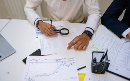 Analisis Pasar dari Bloomberg Businessweek dan Dampaknya ke Investor