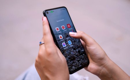 Ofcom Temukan Lebih Sedikit Dewasa UK Aktif Posting Media Sosial