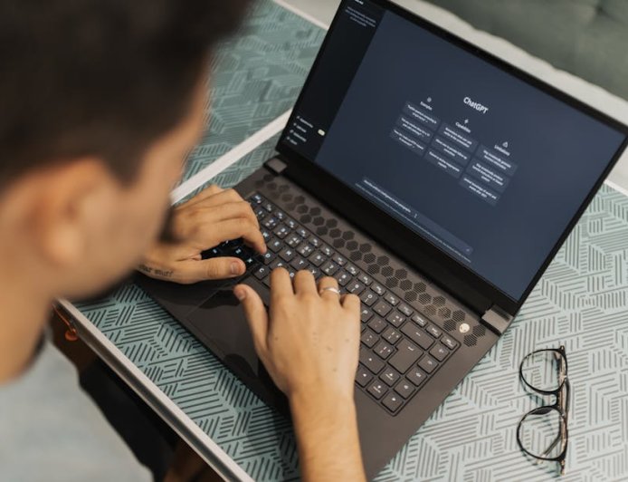 AI Produktivitas dan Politik Progressif Perlu Rem