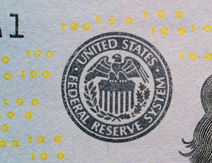 CPI AS Turun, Tapi The Fed Masih Tahan Potensi Rate Cut