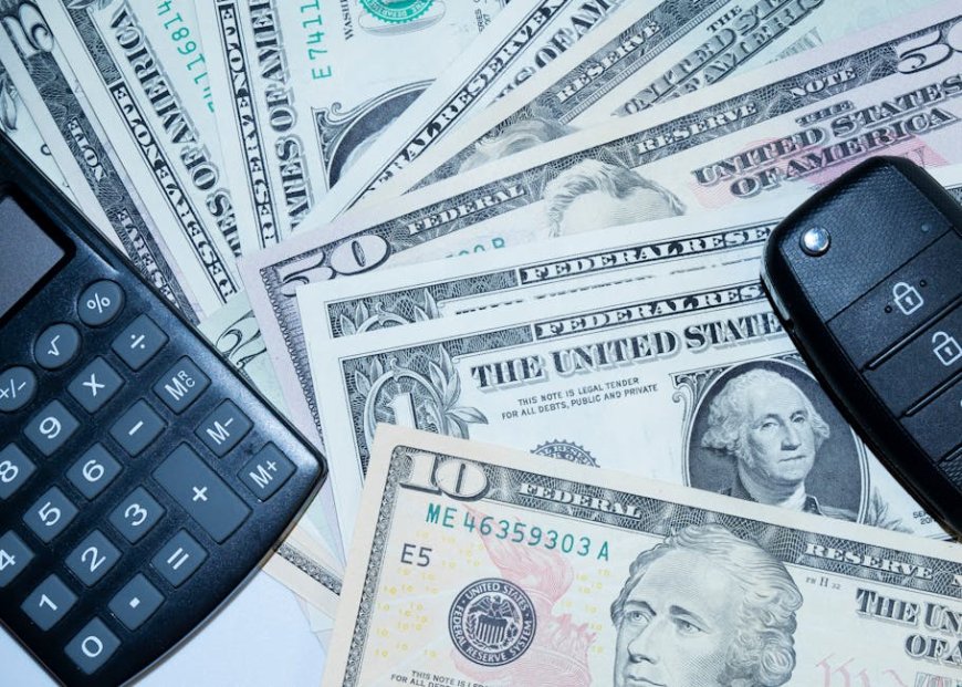 Perbandingan Skema Kredit Mobil Dealer Bank dan Pinjaman Online