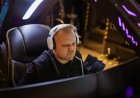 Momen Mengerikan: Streamer Twitch Ditabrak Mobil Live, Bahaya di Balik Kamera
