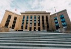 Fed Tak Lagi Isyaratkan Bias Turun Suku Bunga