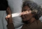 Tidur Malam dan Mitos Rambut Beruban Bisa Kembali Hitam