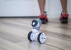 Keluarga CNET Uji Robot Pendamping ElliQ untuk Lansia