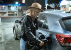 6 Cara Hemat Biaya Bensin Saat Harga Tinggi