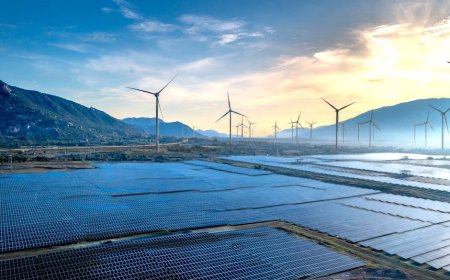Perang Iran Mempercepat Transisi Energi Bersih dan Imbas Finansialnya