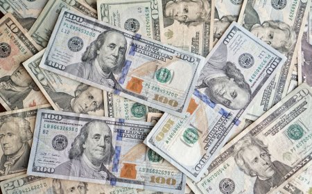 Berkshire Hathaway Untung Naik Saat Konsumen Tertekan dan Kas Melonjak