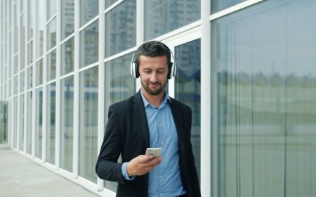 Audio Bloomberg dan Literasi Investasi yang Lebih Cepat