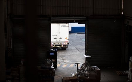 Dampak Ekspansi Logistik Amazon ke Saham FedEx UPS