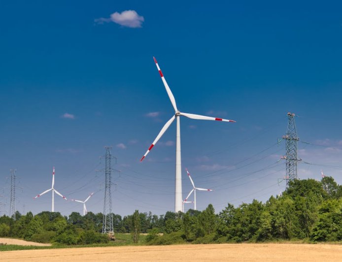 Iran Ganggu Energi, Harga Listrik Eropa Naik dan Dampak ke Renewables
