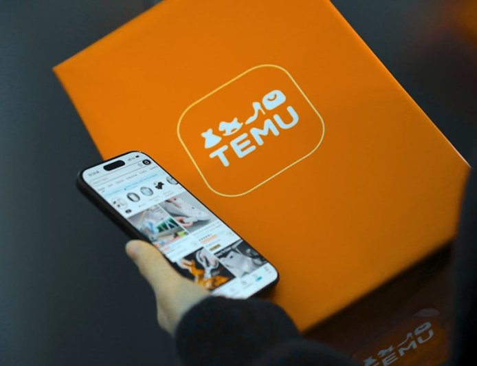 Trump Mobile Mulai Kirim Trump Phone T1 Setelah Tertunda Berbulan Bulan