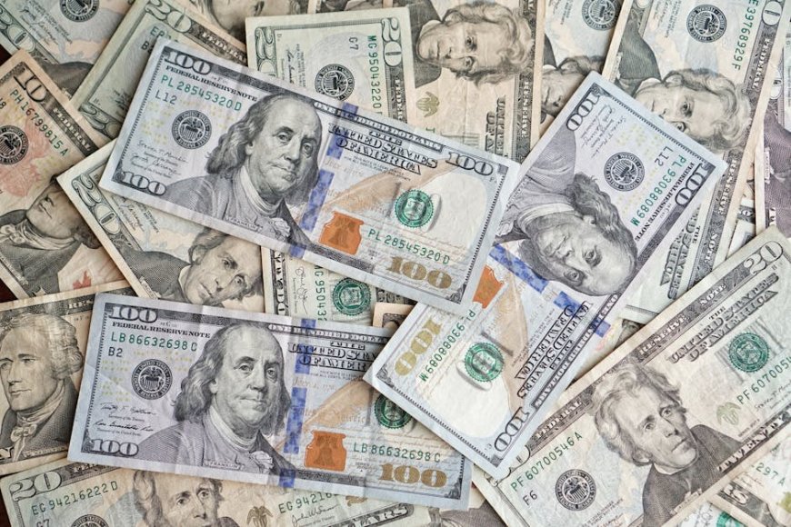 Berkshire Hathaway Untung Naik Saat Konsumen Tertekan dan Kas Melonjak
