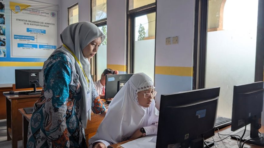 Talkshow AI di Semarang Ajarkan Guru dan Siswa Tetap Kritis