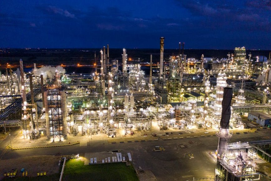 Laba Petrobras Turun Meski Harga Minyak Naik Kapan Dampaknya Terasa