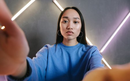 Takjub Ustazah AI Viral? Ini Tips Cerdas Memahami Dunia Digital Kamu!